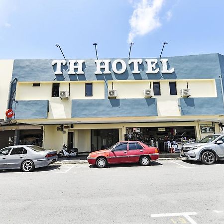 Oyo 90445 Th Hotel Bahau エクステリア 写真