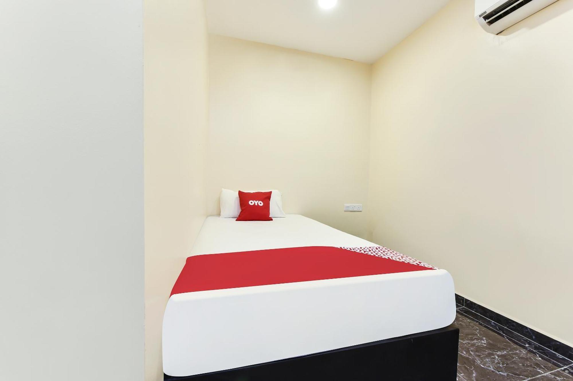 Oyo 90445 Th Hotel Bahau エクステリア 写真