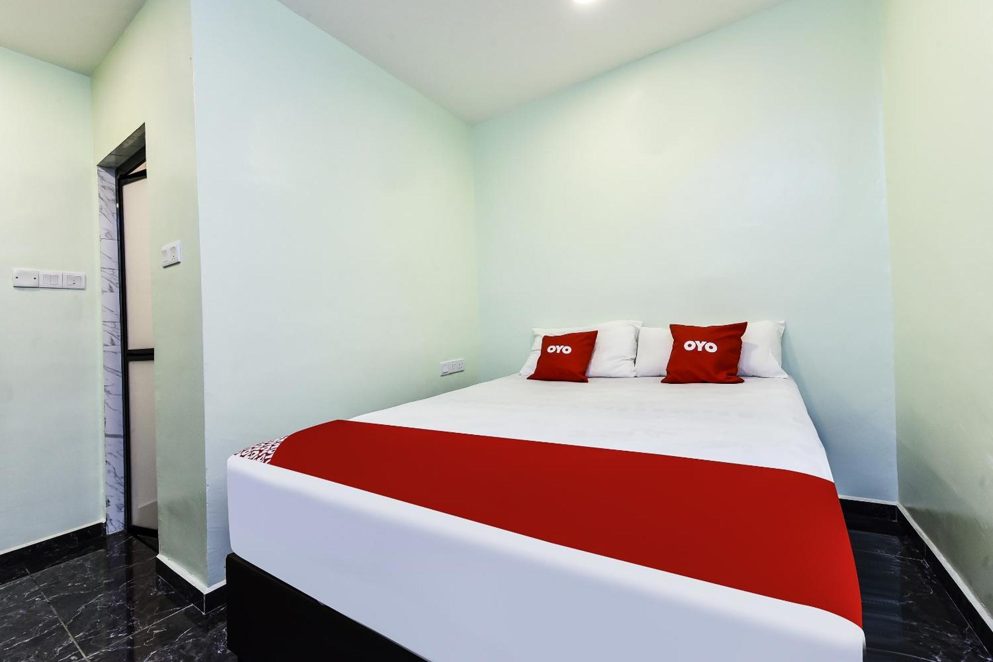 Oyo 90445 Th Hotel Bahau エクステリア 写真