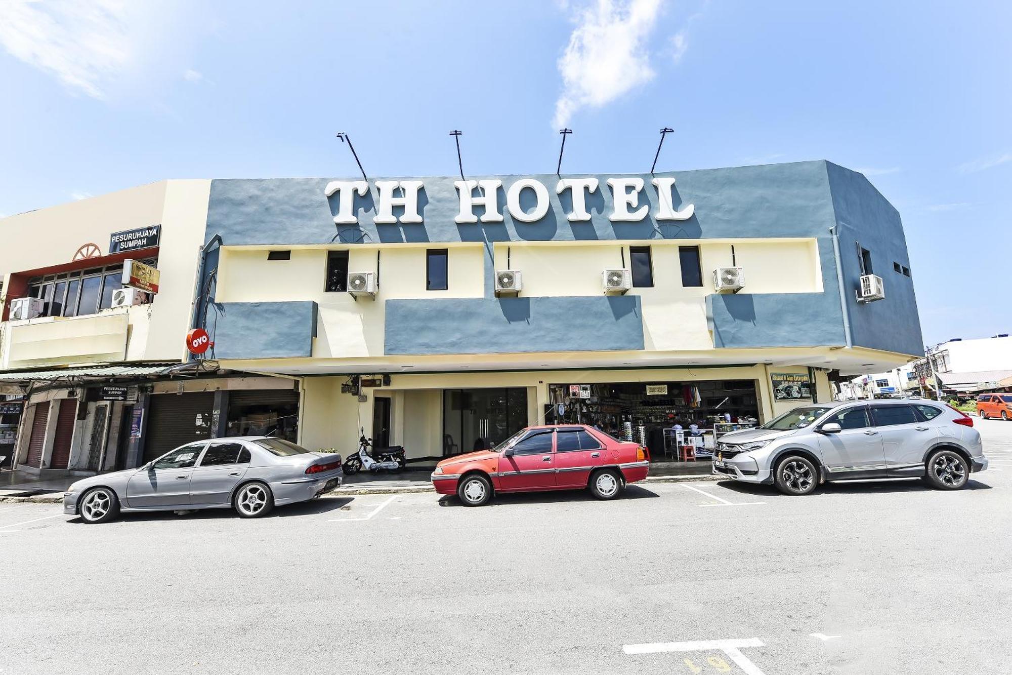Oyo 90445 Th Hotel Bahau エクステリア 写真