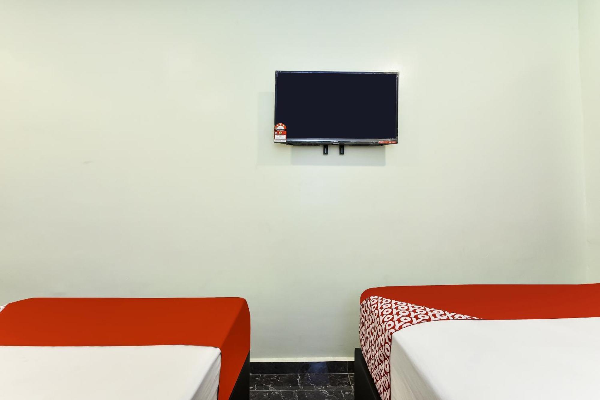 Oyo 90445 Th Hotel Bahau エクステリア 写真