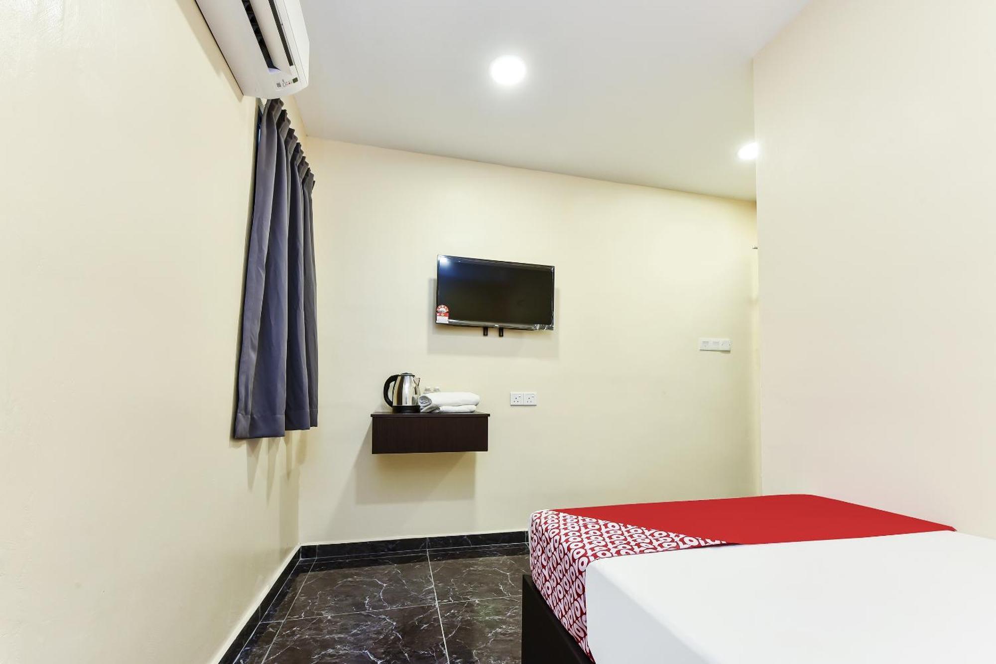 Oyo 90445 Th Hotel Bahau エクステリア 写真